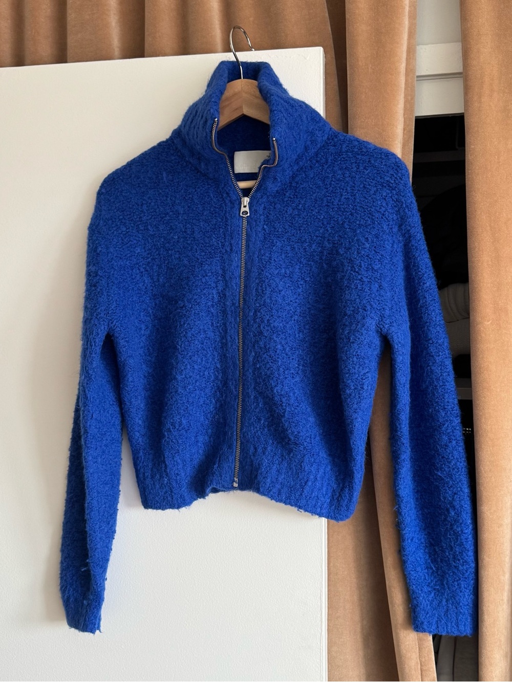 Aritzia Wilfred Free Zip Up sweater